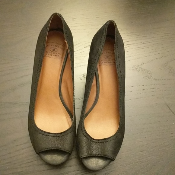 Lucky Brand shoes - Picture 3 of 5